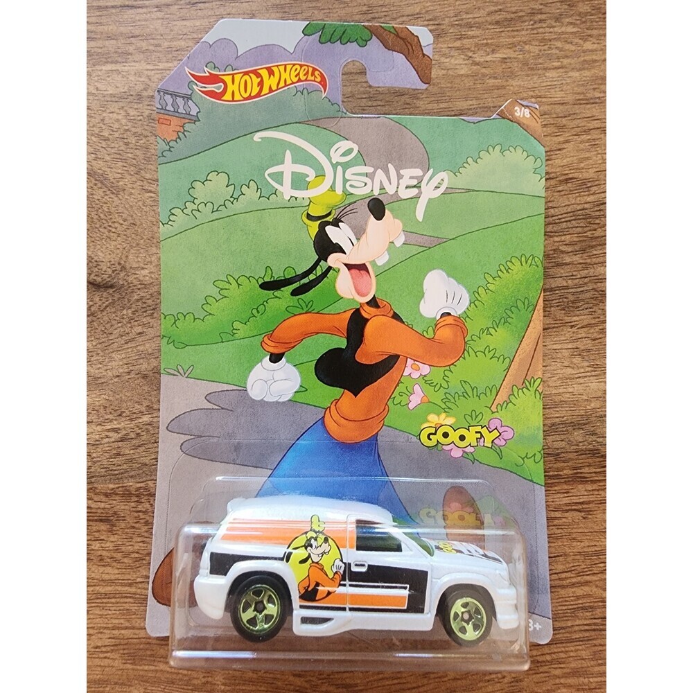 2017 Hot Wheels Disney Mickey & Friends 3/8 Goofy Fandango Car